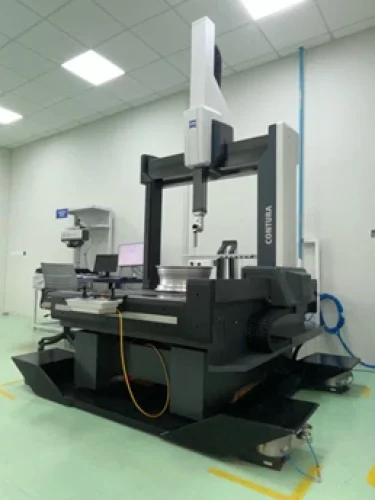 Figure 1:  CMM on Self Levelling Pneumatic Cradle Platform